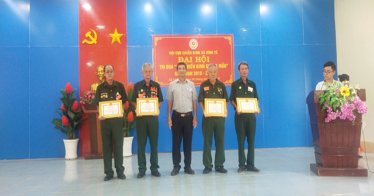 Cực chiến binh gương mẫu
