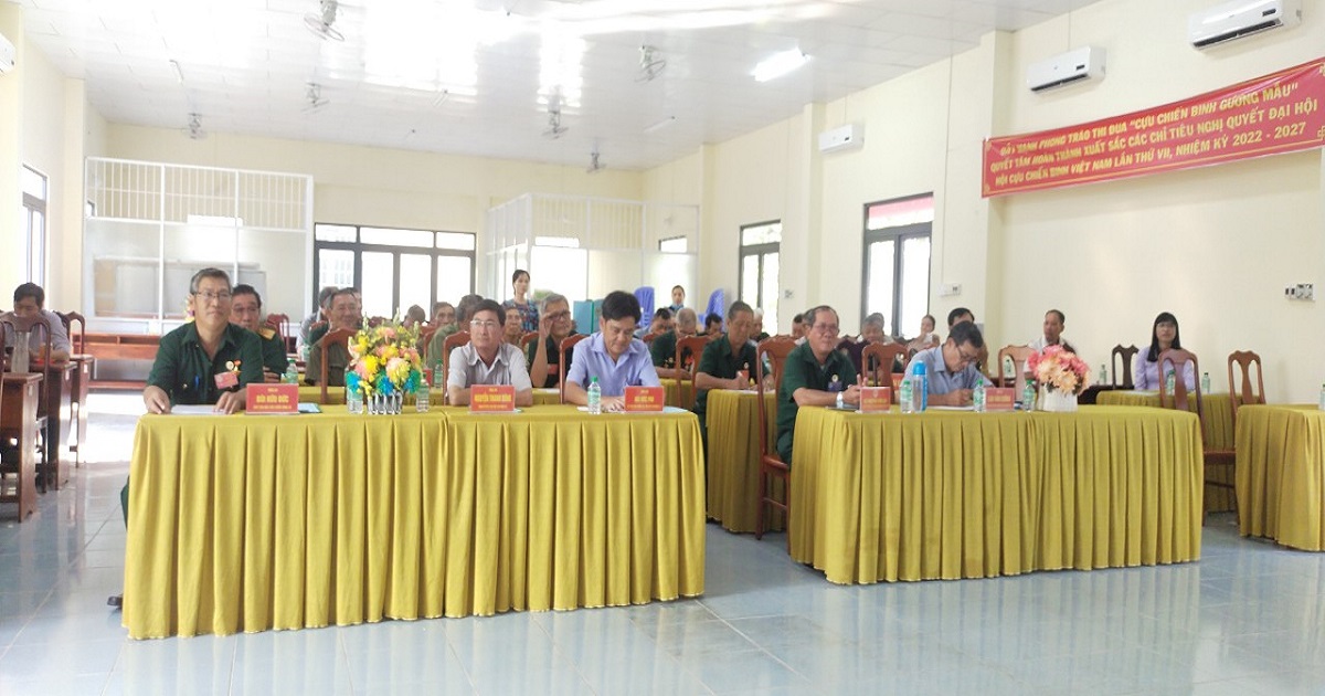 Cực chiến binh gương mẫu