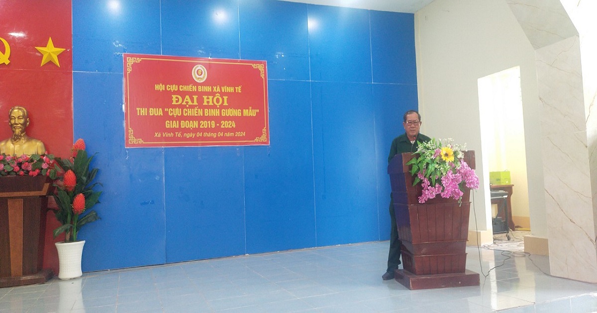 Cực chiến binh gương mẫu