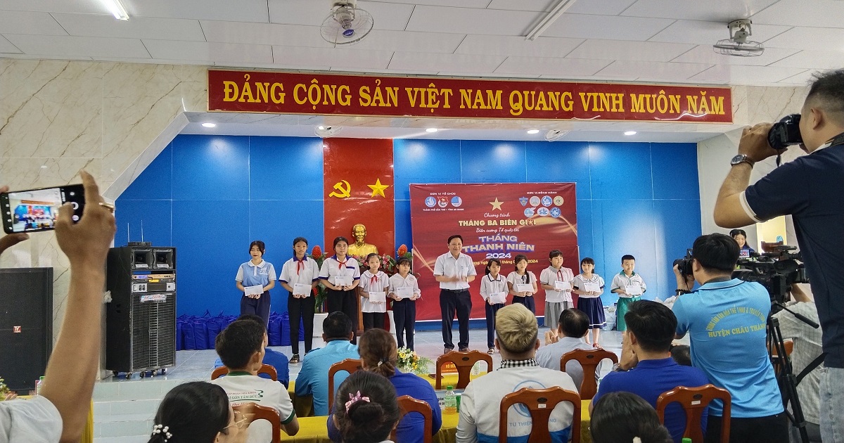 Thang ba bien cuong